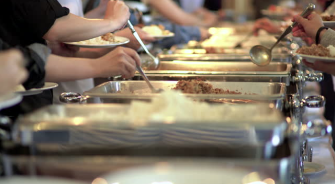 How does Golden Corral handle food allergies?